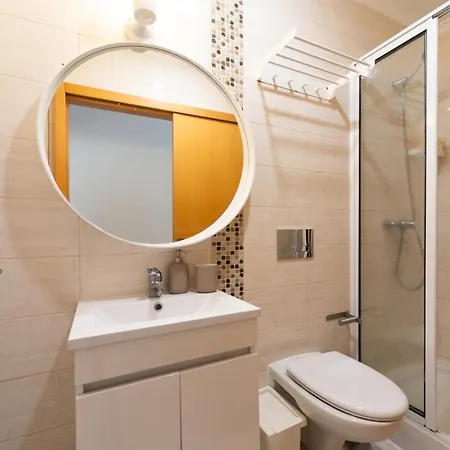 דירה With A Cozy Private Terrace Specially At Night