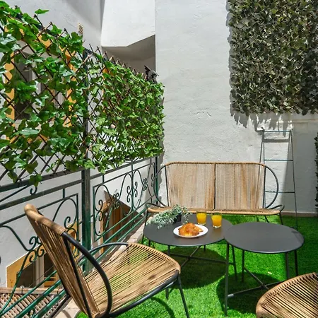 דירה With A Cozy Private Terrace Specially At Night